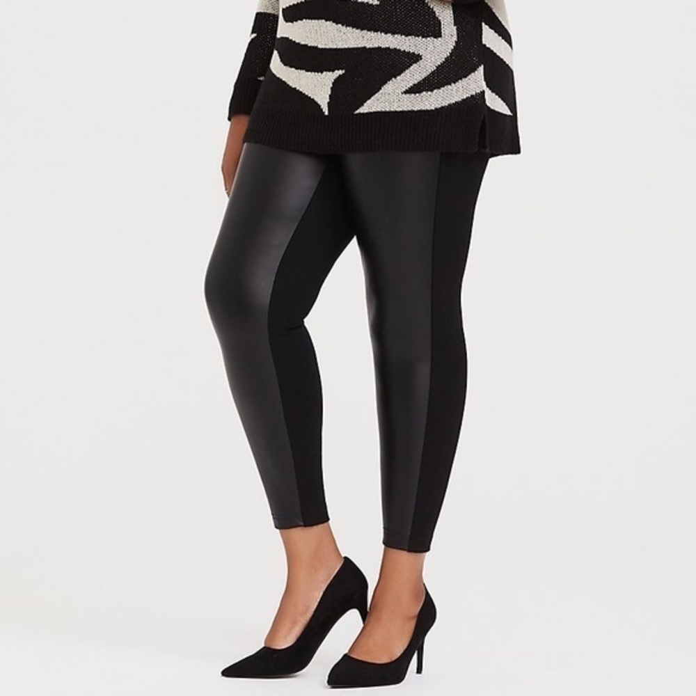 Torrid FAUX LEATHER & PONTE PIXIE PANT - BLACK